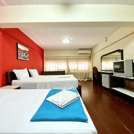 Patong Adventure Hostel Luaran gambar