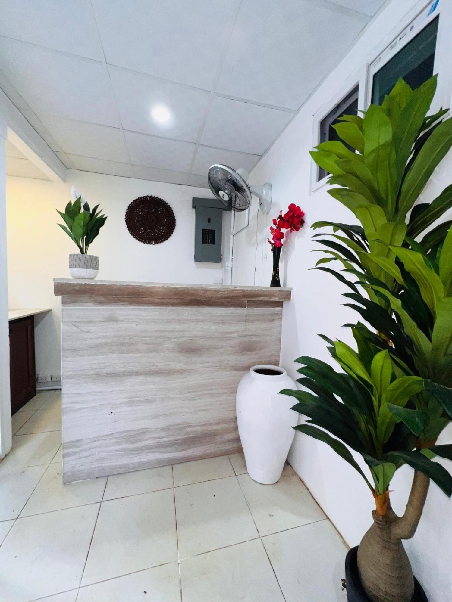 Patong Adventure Hostel Luaran gambar