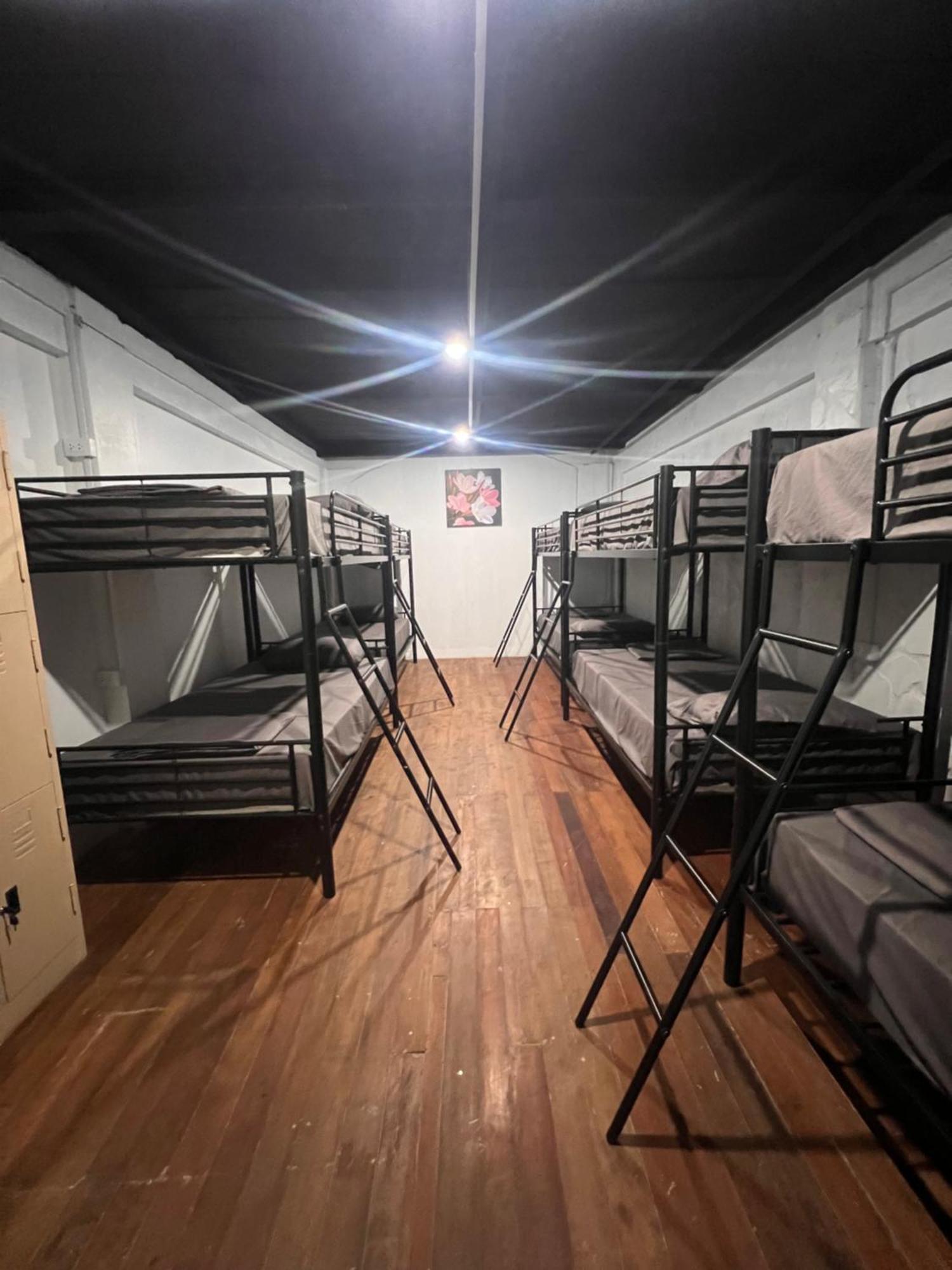 Patong Adventure Hostel Luaran gambar