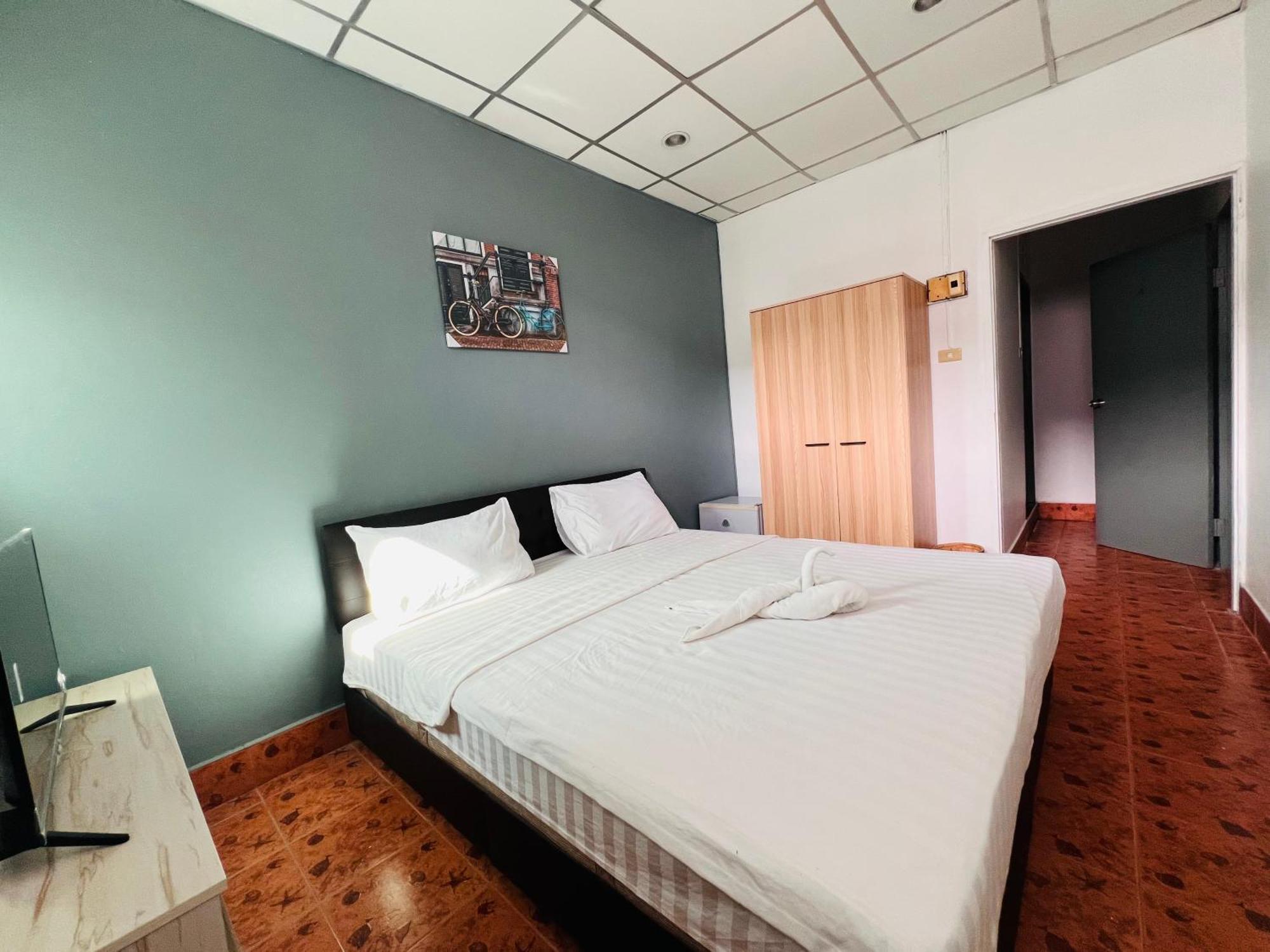 Patong Adventure Hostel Luaran gambar