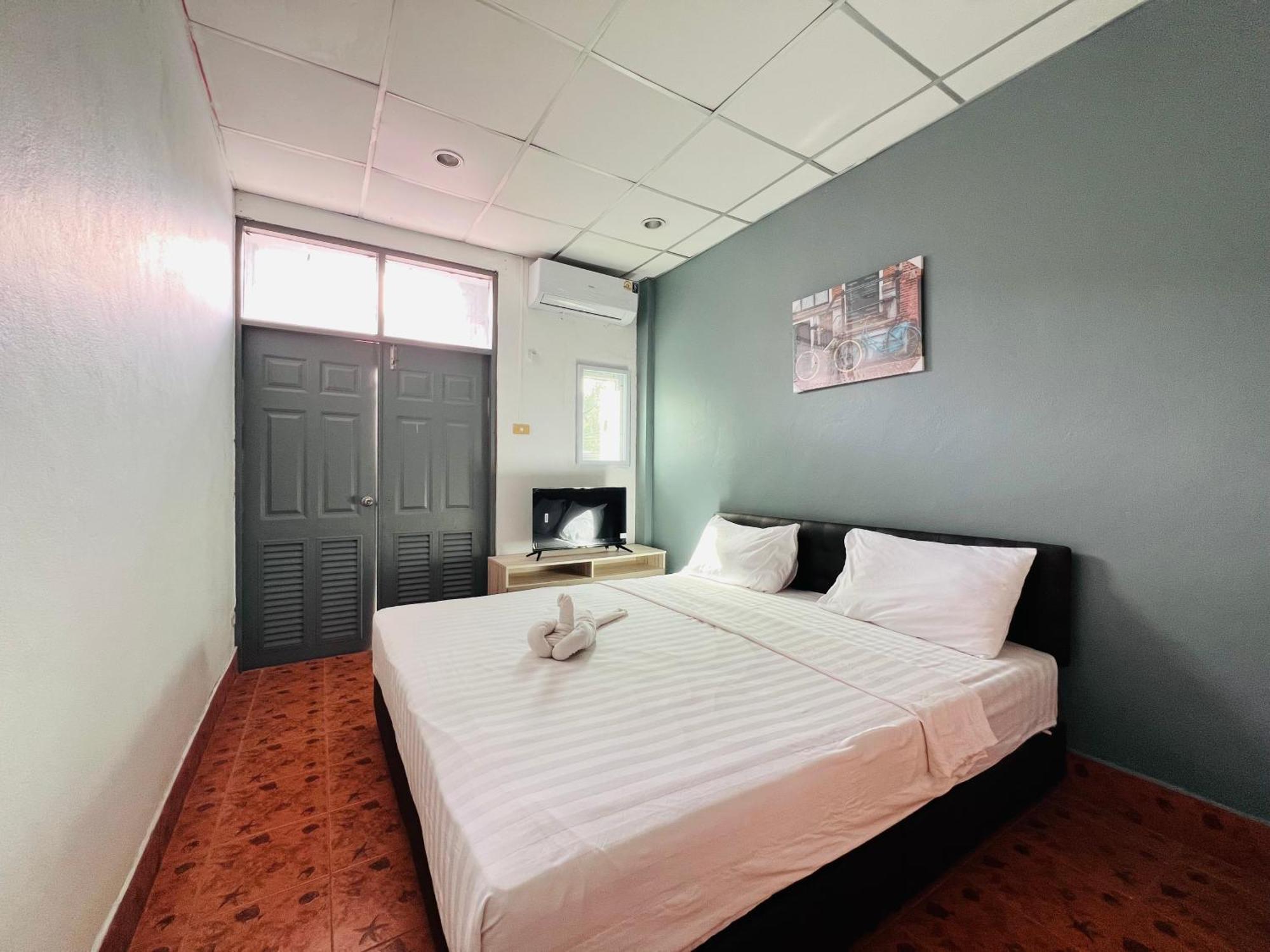 Patong Adventure Hostel Luaran gambar