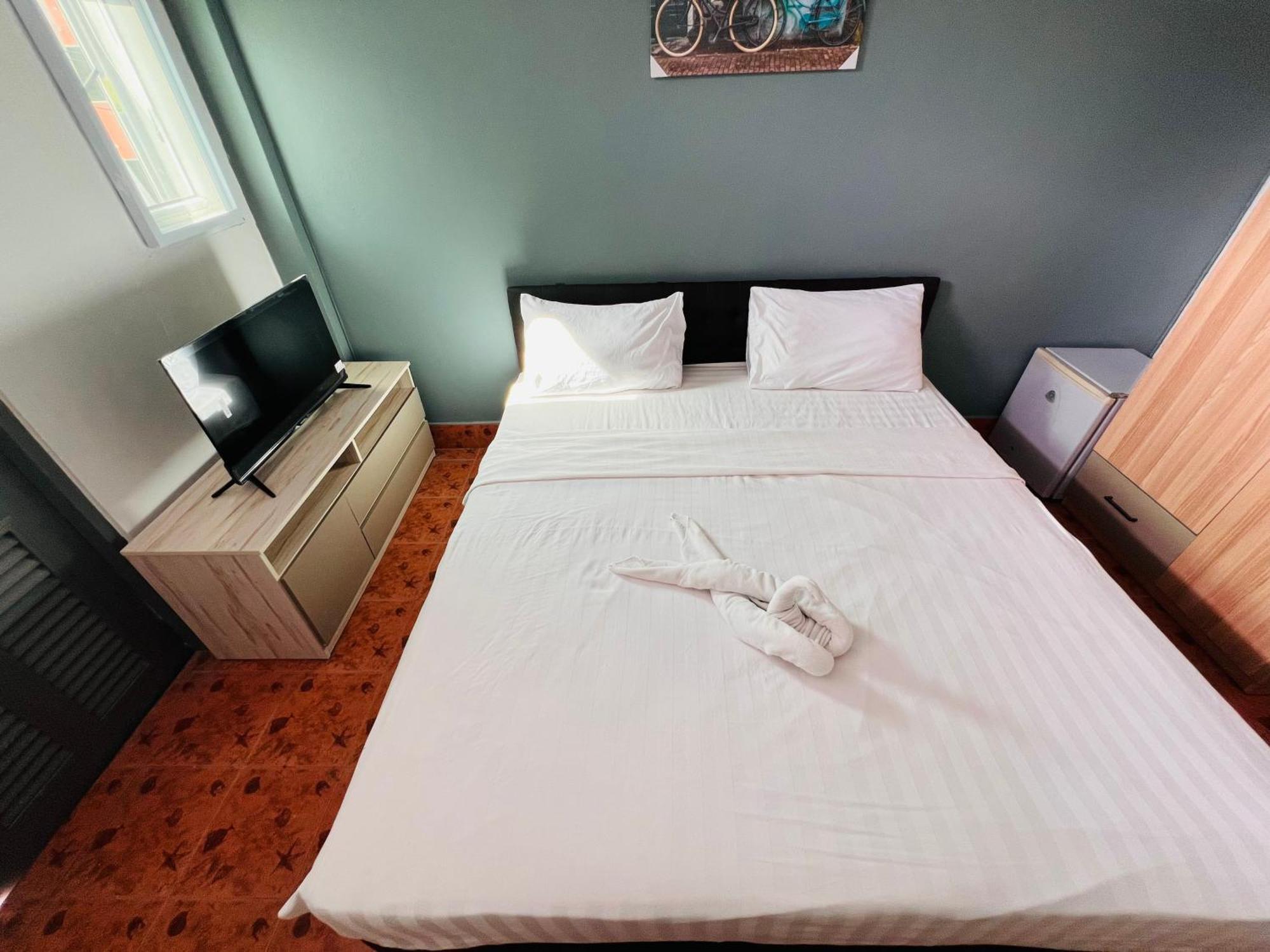 Patong Adventure Hostel Luaran gambar