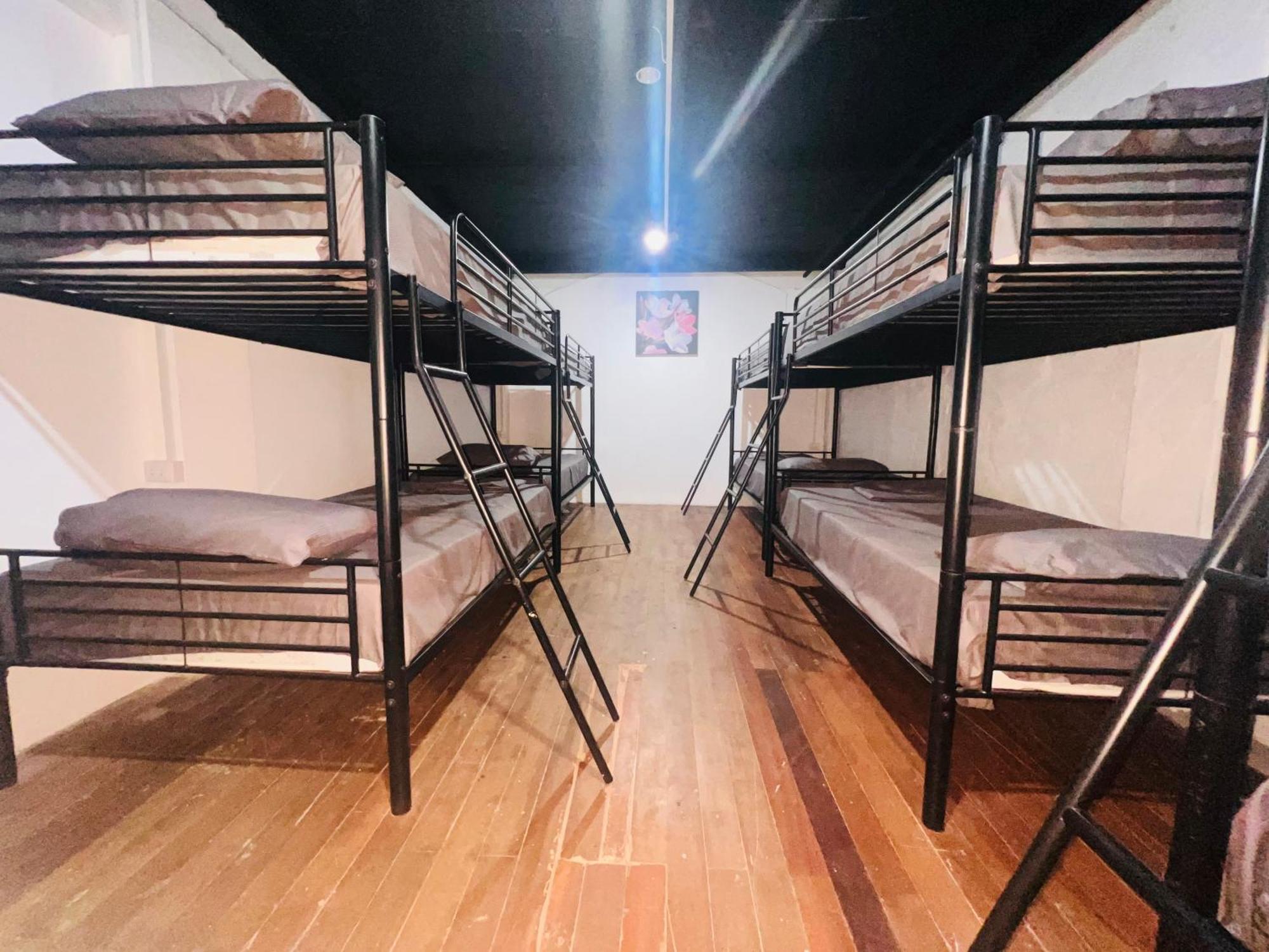 Patong Adventure Hostel Luaran gambar