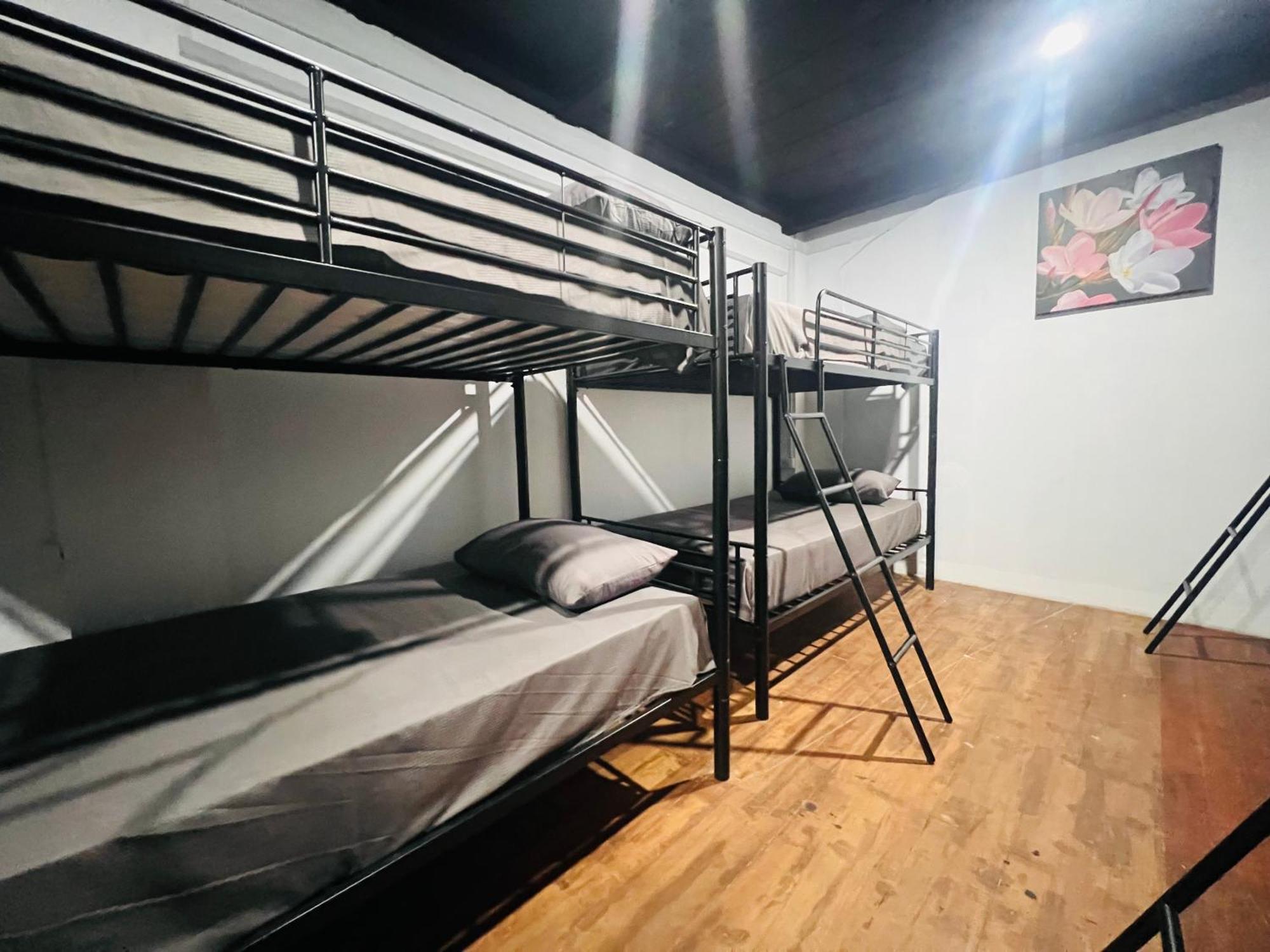 Patong Adventure Hostel Luaran gambar