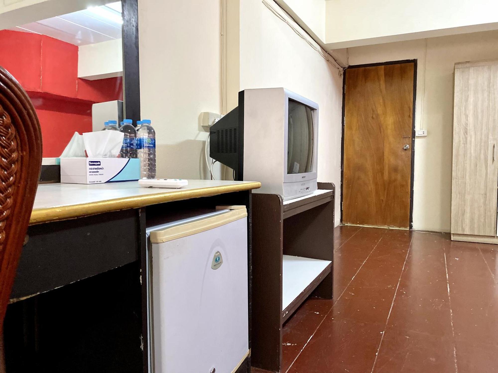 Patong Adventure Hostel Luaran gambar